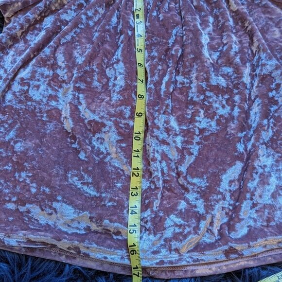 Acemi Crushed Velvet Off-The-Shoulder Loose Fit Pink Blouse Size Medium - Picture 6 of 6